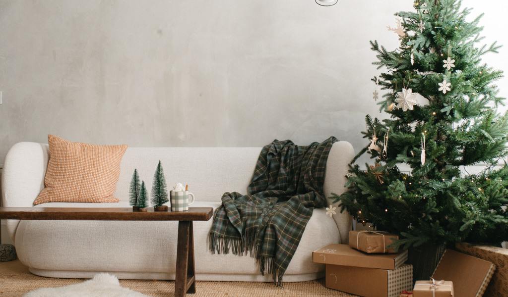 Natural and Sustainable Christmas Decorations: Interior Inspiration for Winter