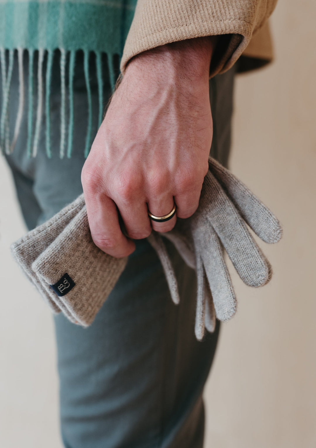 Men's Cashmere & Merino Gloves in Oatmeal Melange
