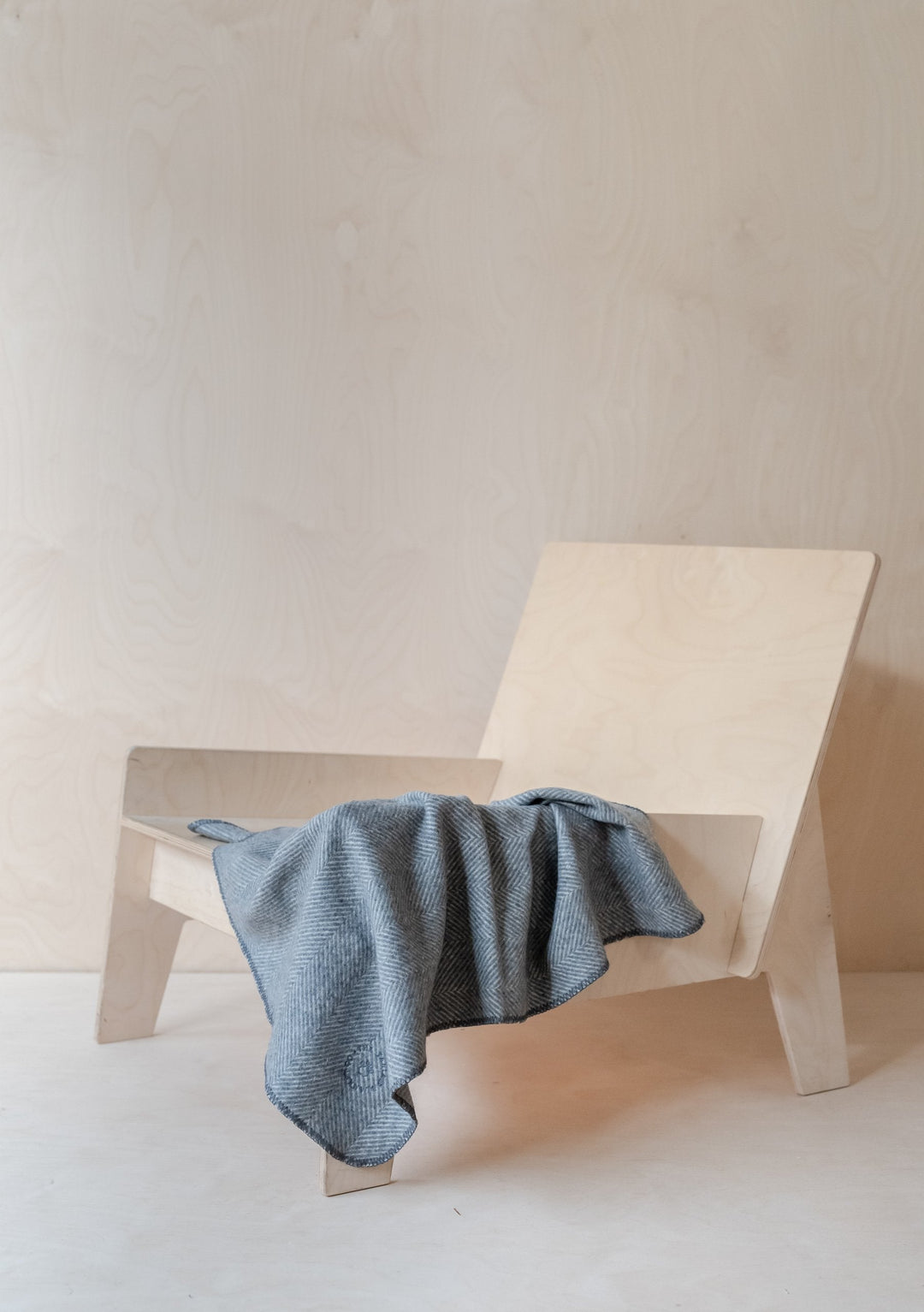 Recycled Wool Small Pet Blanket in Charcoal Herringbone