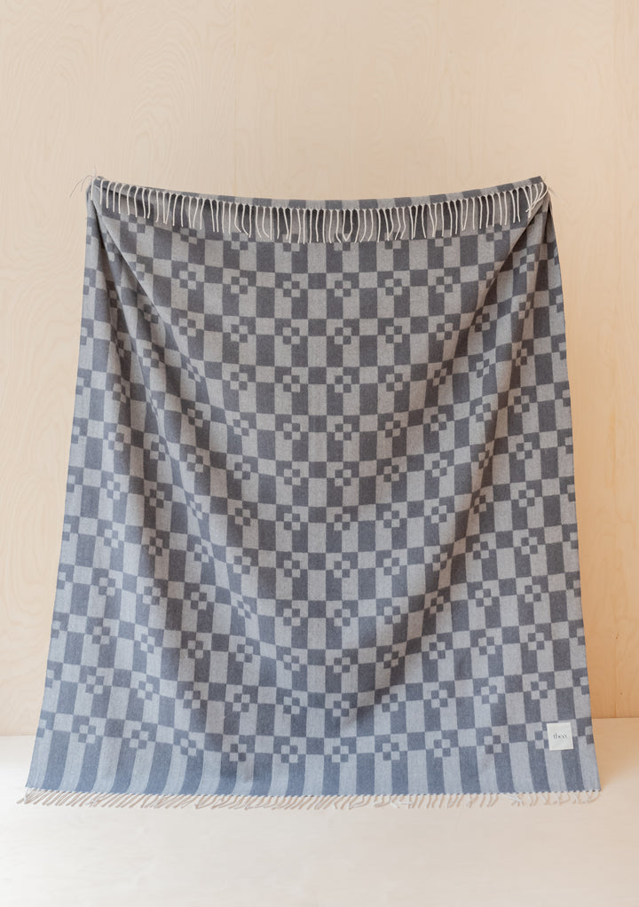 Cashmere & Merino Blanket in Grey Geometric Block