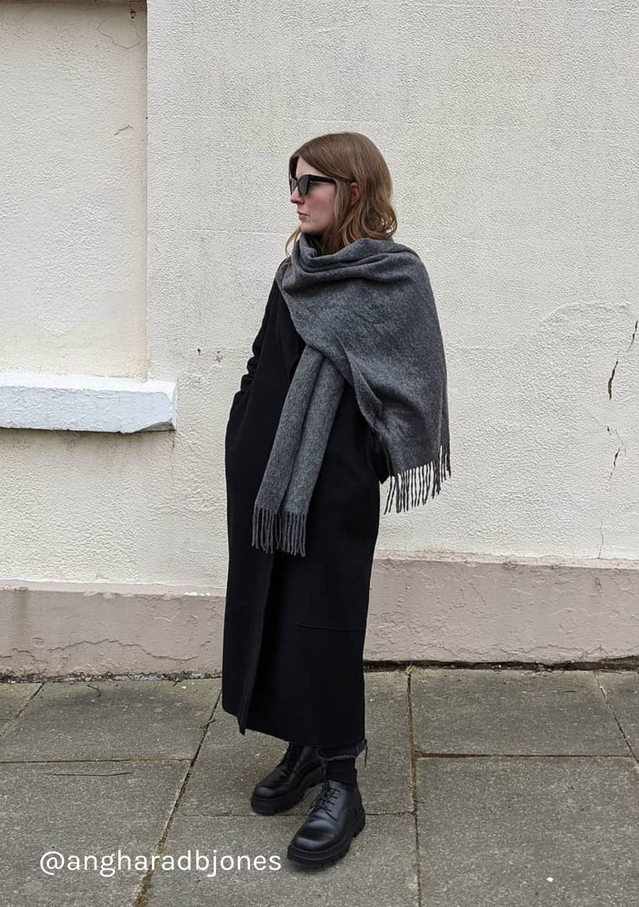 Lambswool Oversized Scarf in Charcoal Melange – TBCo