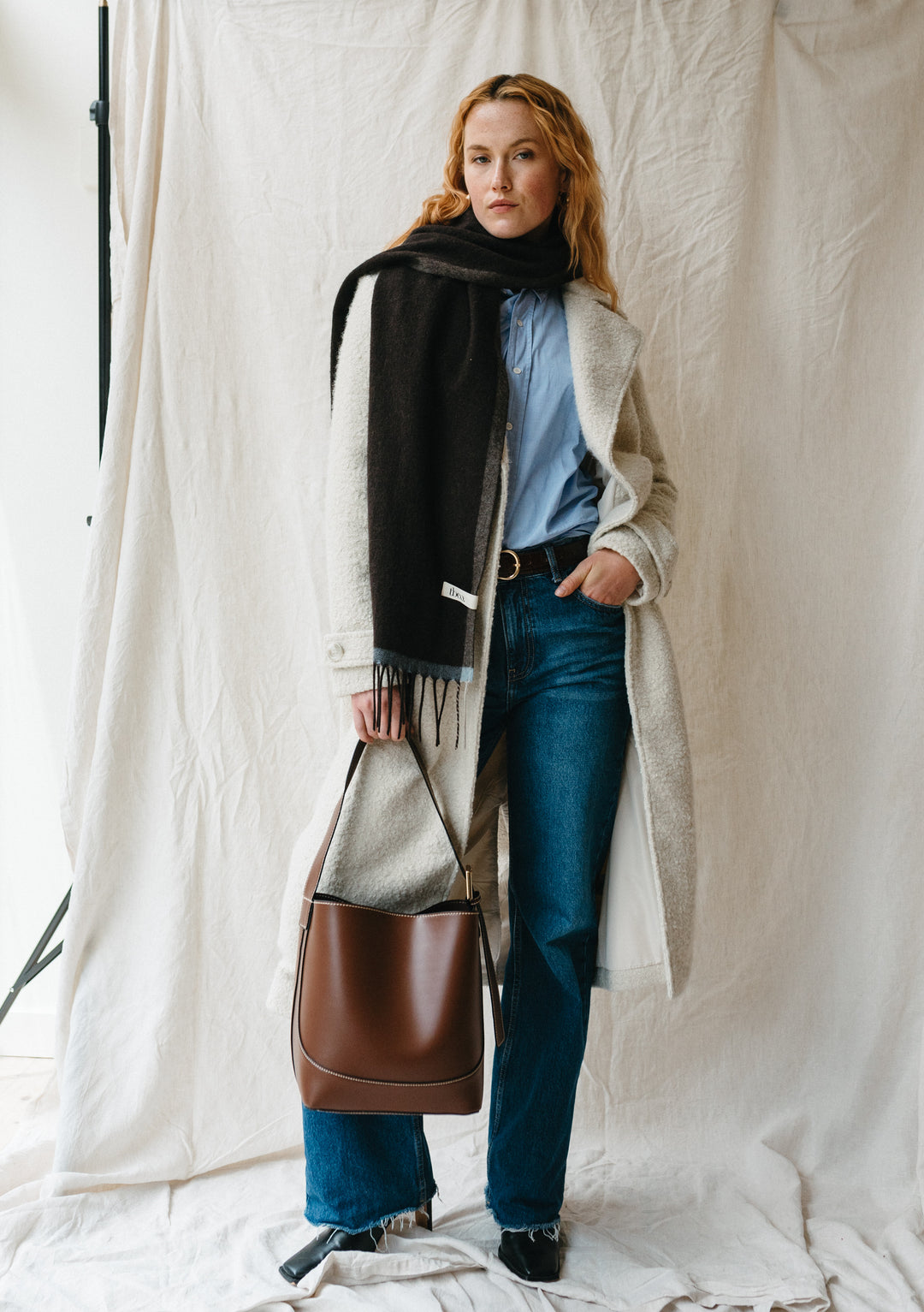 Cashmere & Merino Scarf in Brown Contrast Edge