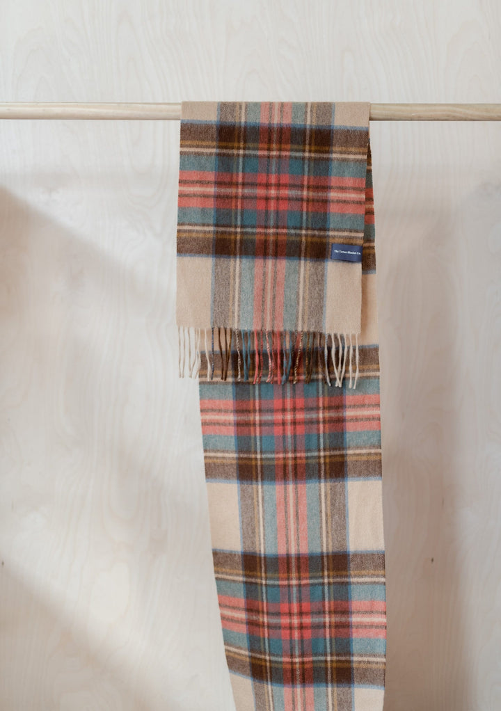 Schal aus Lammwolle im Stewart-Kleid mit antikem Tartanmuster