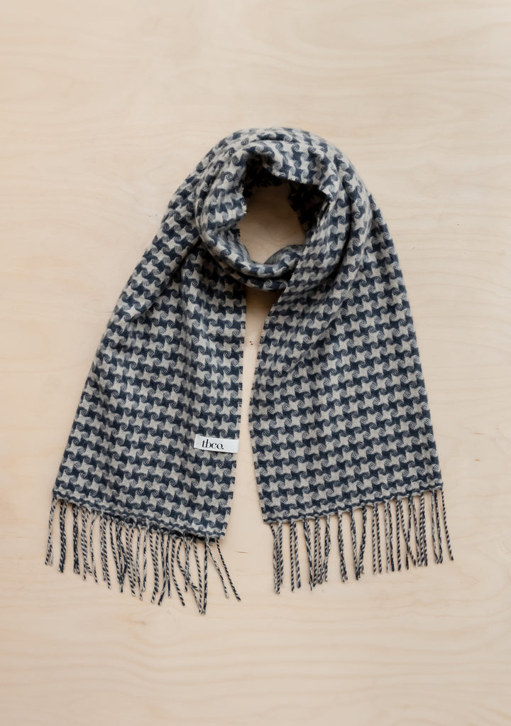 Cashmere Oversized Scarf in Charcoal Star Houndstooth