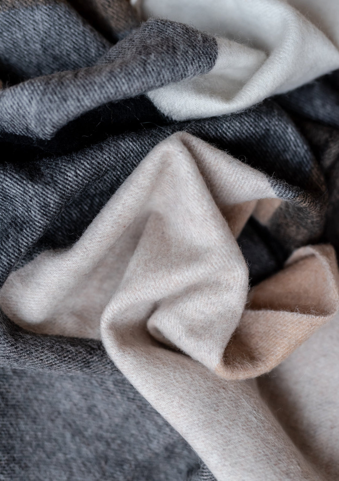 Lambswool Oversized Scarf in Monochrome Edge Check