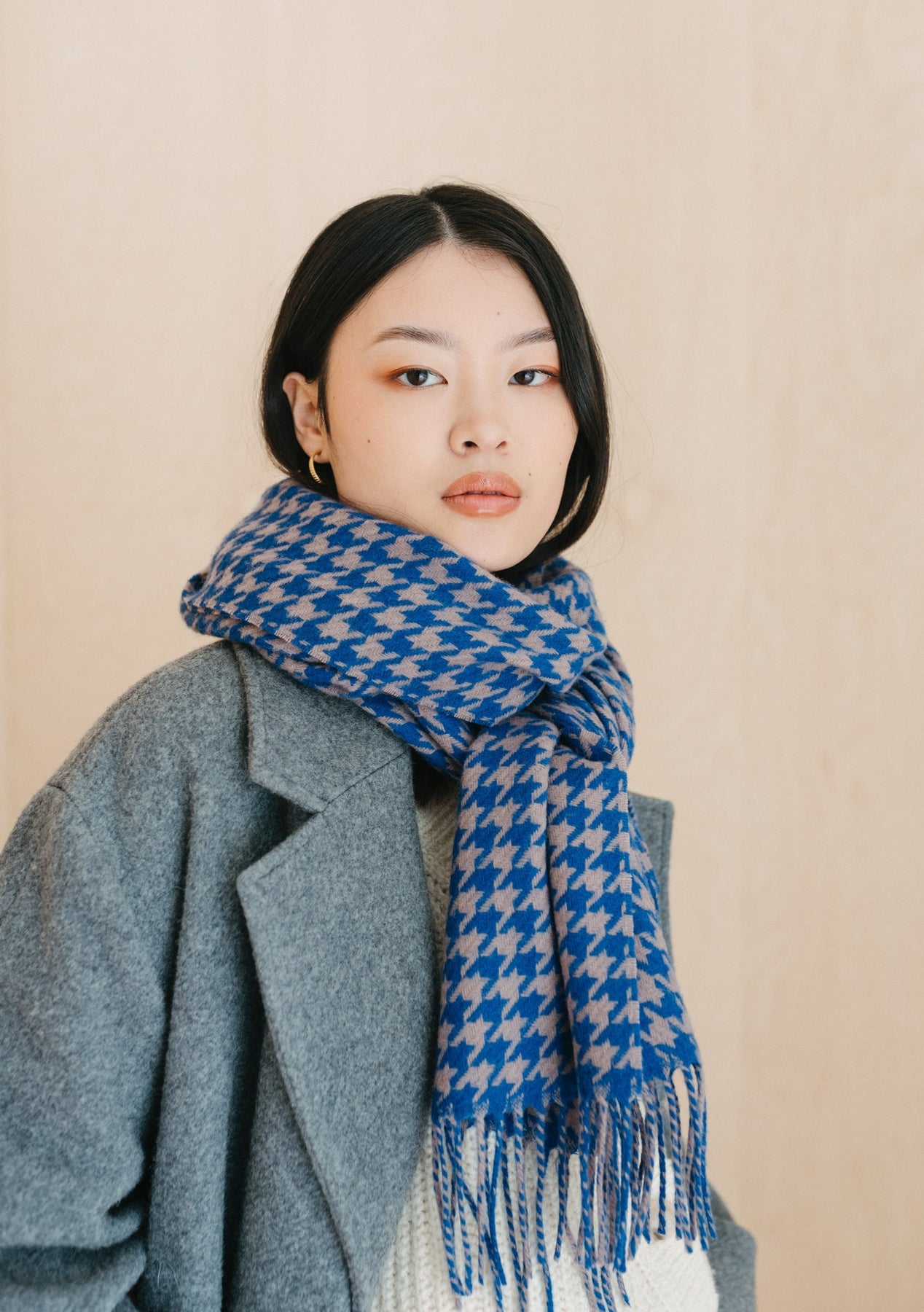 Lambswool Scarf in Slate Houndstooth