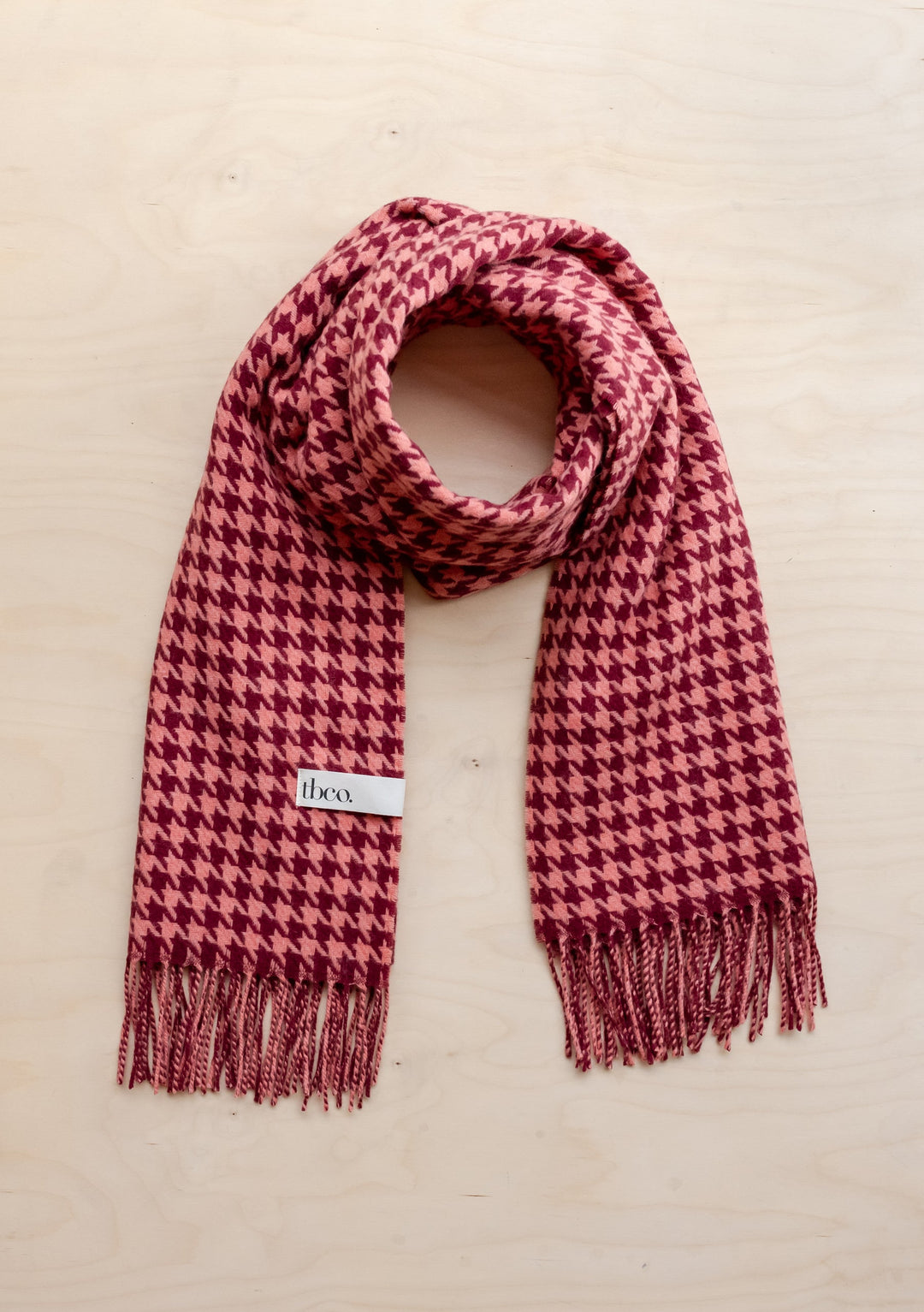 Lambswool Blanket Scarf in Berry Houndstooth