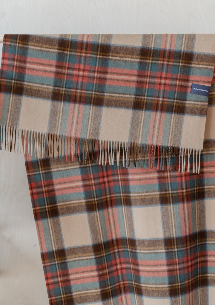 Écharpe de couverture en laine d’agneau en robe Stewart Tartan antique