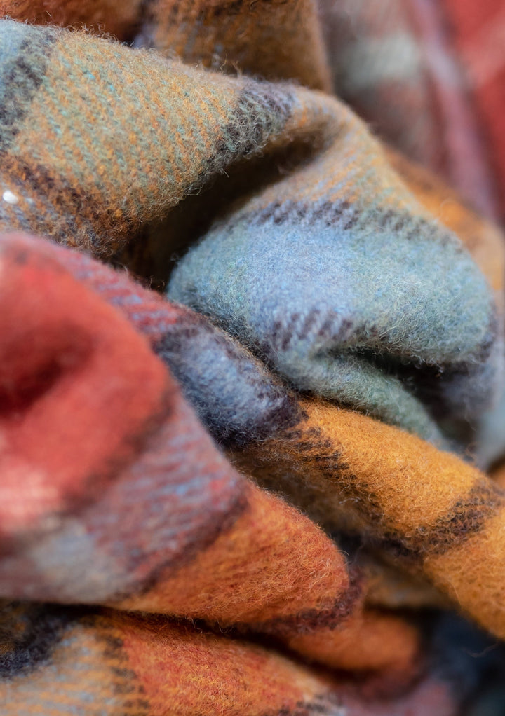 Extra große Decke aus recycelter Wolle in Buchanan Antique Tartan